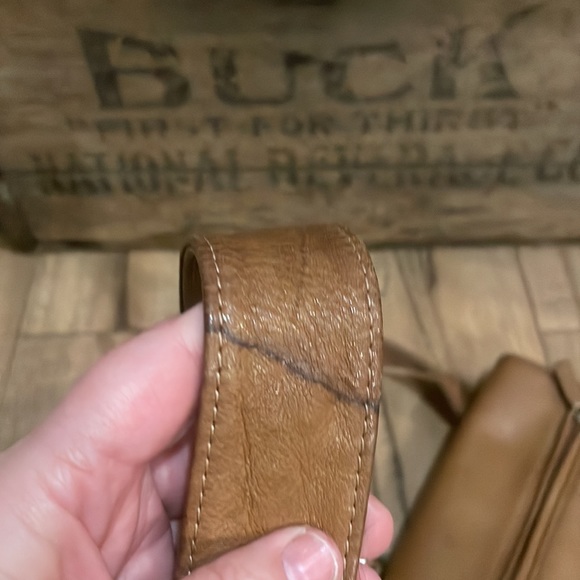 Vintage Fossil Messenger Crossbody - Picture 11 of 12